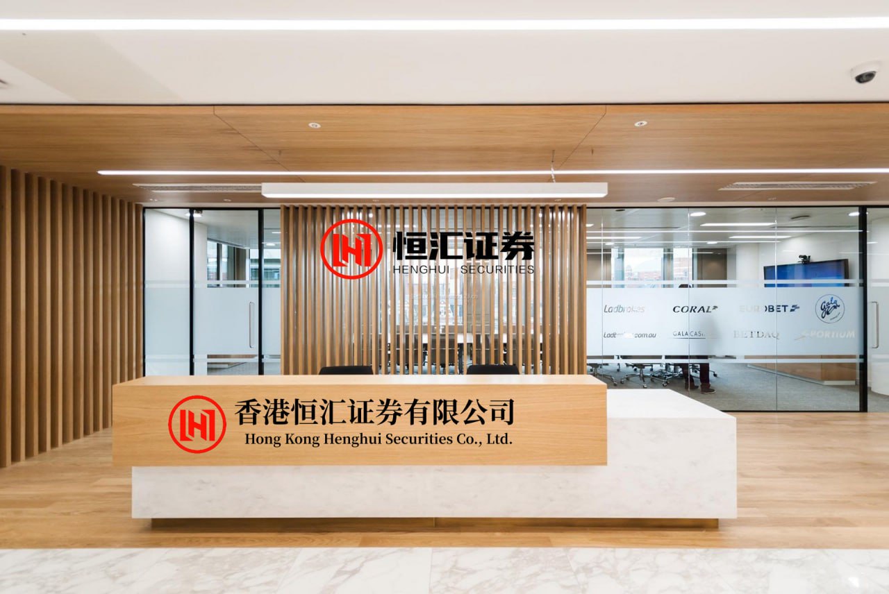 共赢优配官网 “救命！”当公安江面传来微弱呼救...